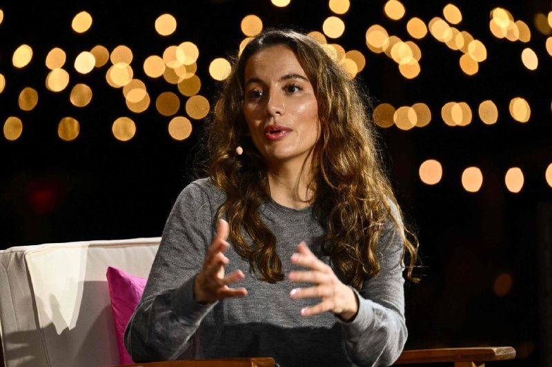 【米拉·穆拉蒂AI初创公司获20亿美元融资 估值达120亿美元】#科技新闻⏳ 2025年7月15日 | 美国硅谷前OpenAI首席技术官米拉·穆拉蒂创立的人工智能初创公司Thinking Machines Lab宣布完成20亿美元融资，估值达到120亿美元